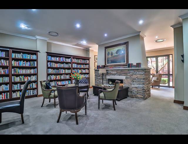 2 BEDROOM APARTMENT FOR SALE IN NEWLANDS